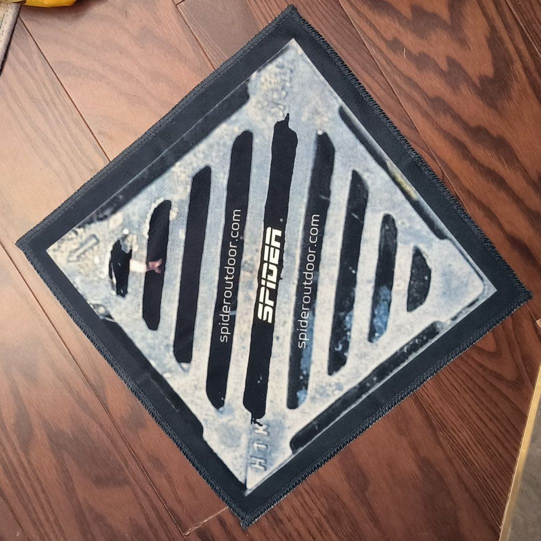 【Purchase Over NT$1200 - NT$4 Add On】Little Towel - Hong Kong Manhole Cover (Cannot be used in conjunction with other add-on offers.)